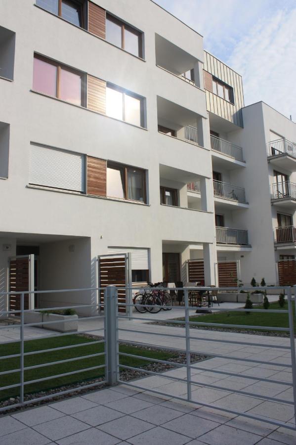 Swinoujscie Platan Patio 2- Berry Apartments Buitenkant foto