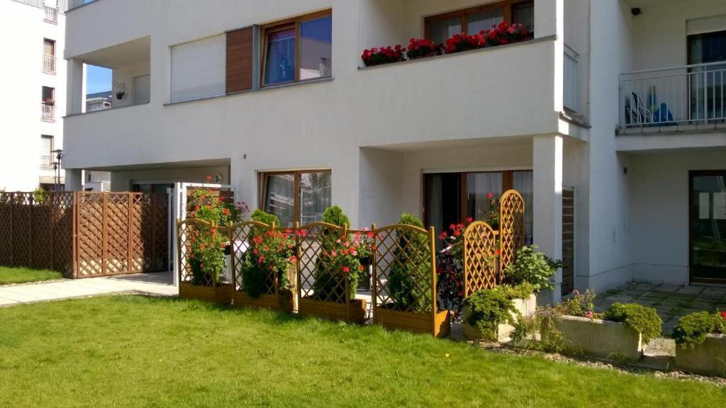 Swinoujscie Platan Patio 2- Berry Apartments Buitenkant foto